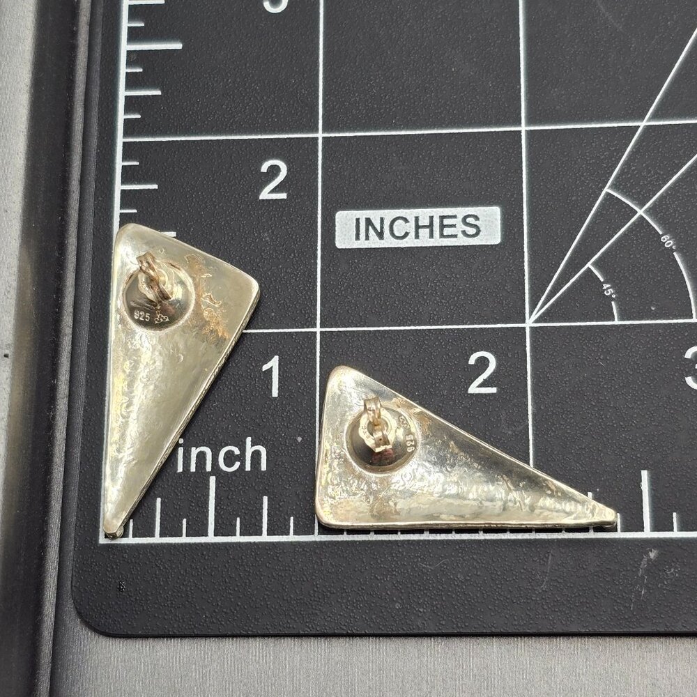 VTG Sterling Silver Hammered Triangle Stud Earrings 1.5" Signed Silpada? - Picture 6 of 7